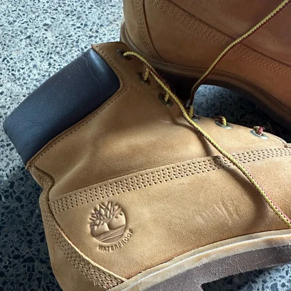 Timberland Brown Lace-Up Winter Boots - Picture 2 of 5